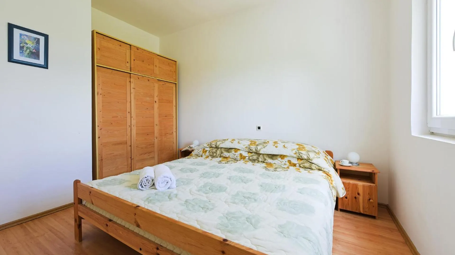 Nice Apartment In Ugljan With House Sea View