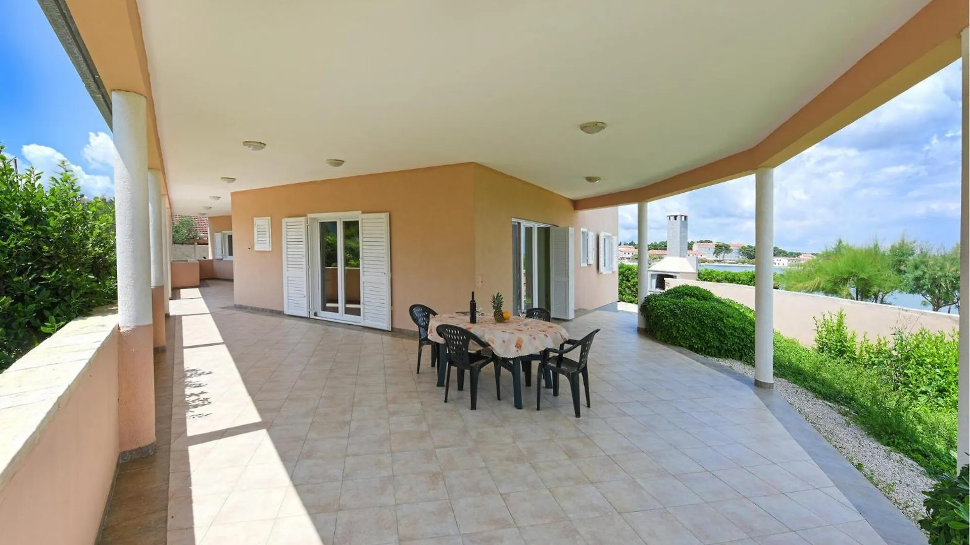 Nice Apartment In Ugljan With House Sea View