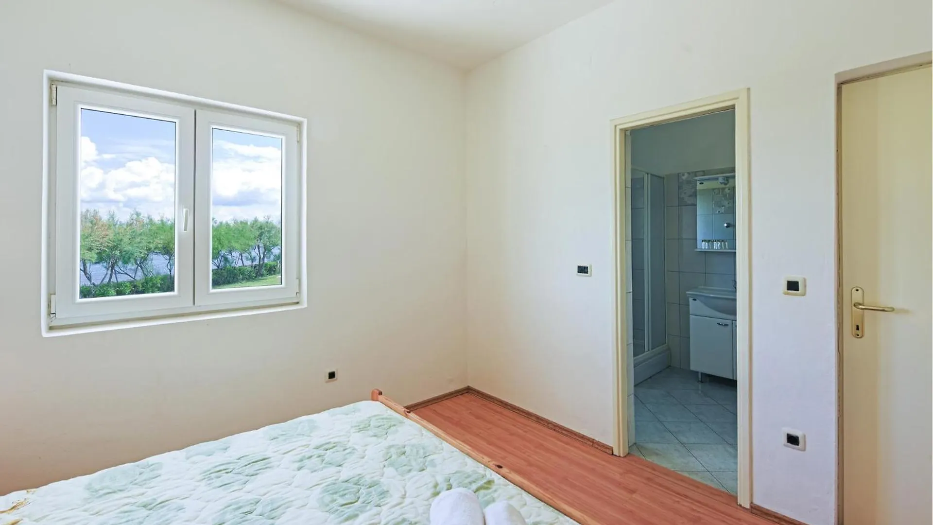 Nice Apartment In Ugljan With House Sea View 0*,