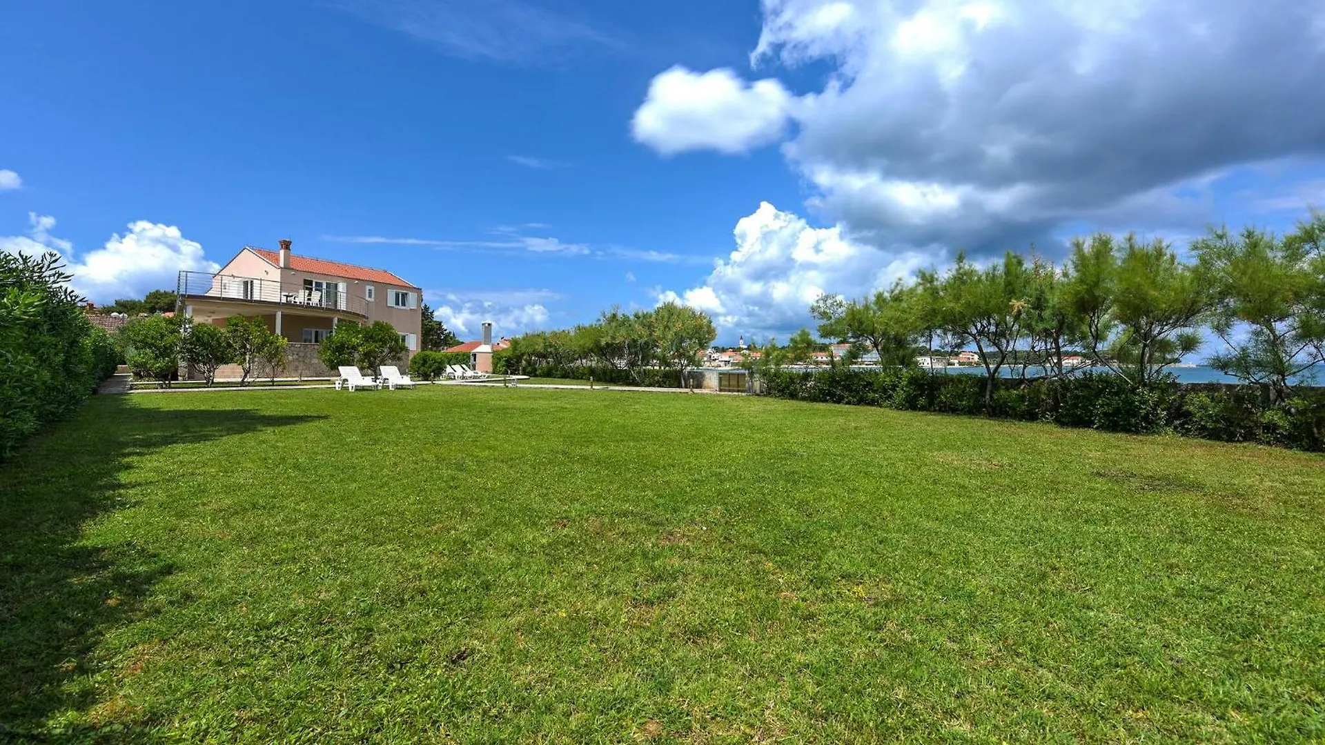 Nice Apartment In Ugljan With House Sea View